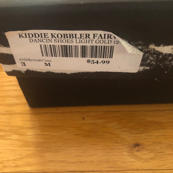 Kenneth Cole Reaction Youth Gold Tone Sandals Size 3 - Picture 3 of 3